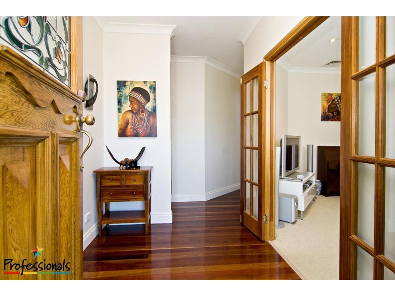 33 Woodburn Place, Ferny Hills QLD 4055