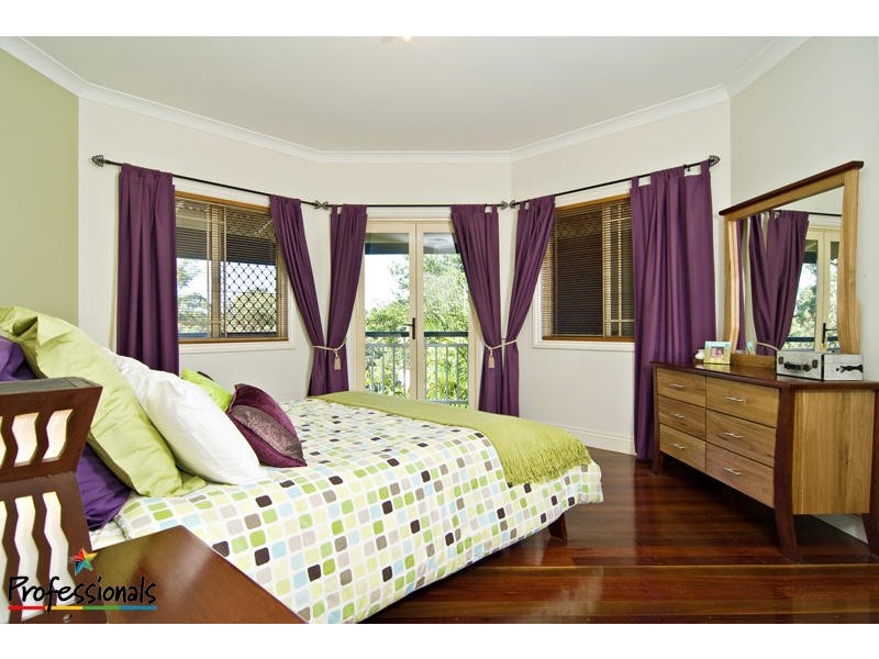 33 Woodburn Place, Ferny Hills QLD 4055