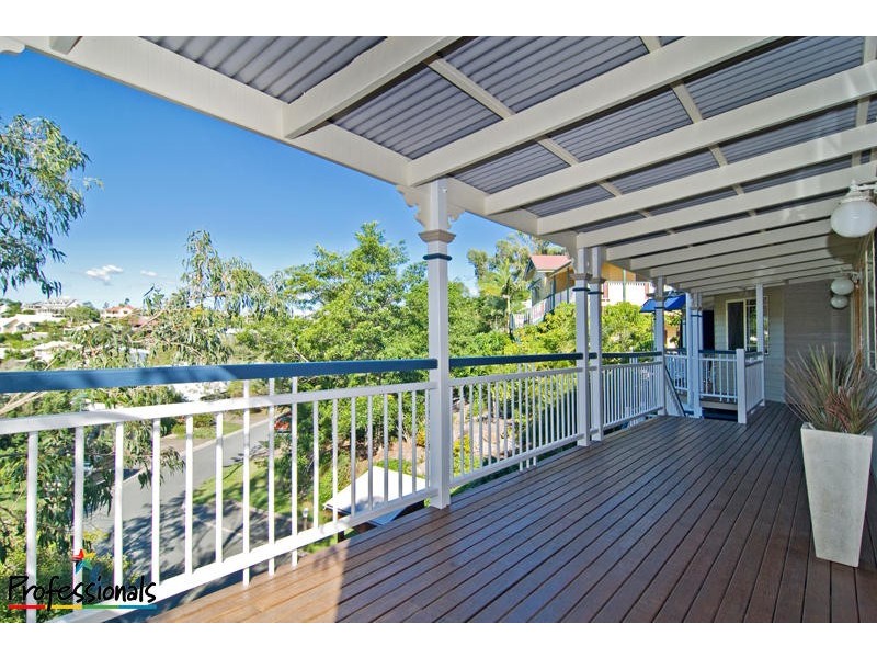 33 Woodburn Place, Ferny Hills QLD 4055