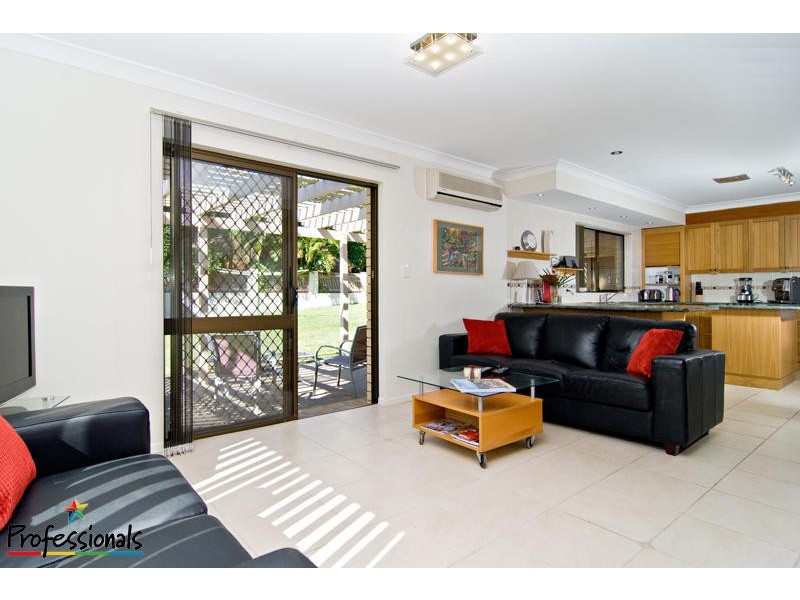 15 Parton Street, Stafford Heights QLD 4053