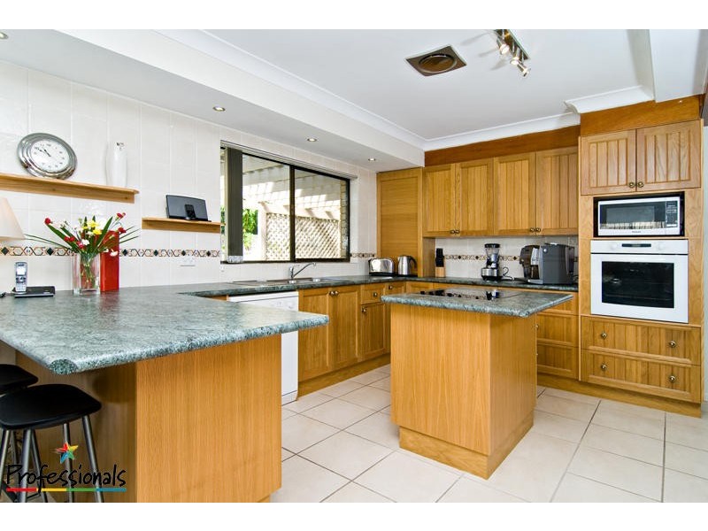 15 Parton Street, Stafford Heights QLD 4053