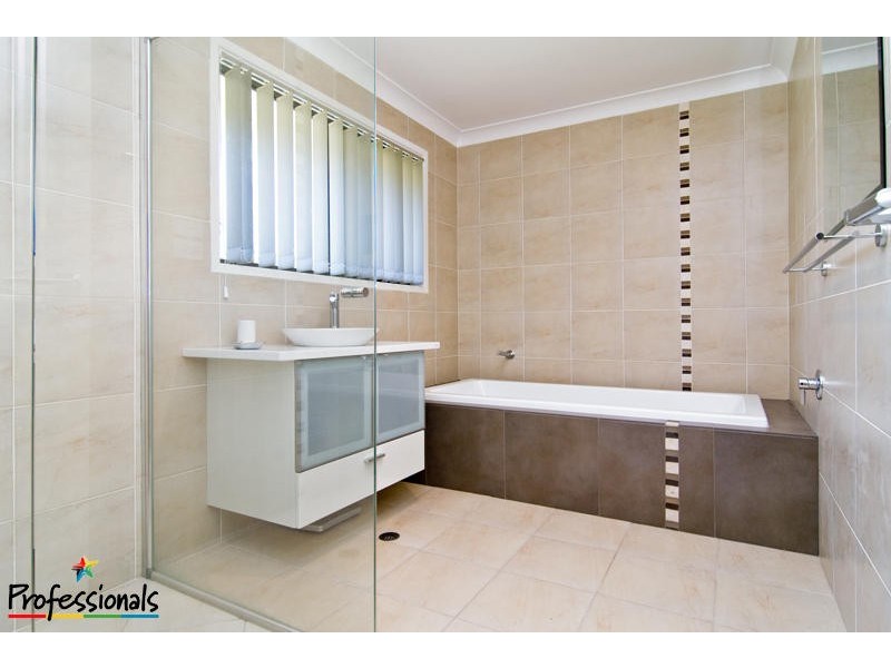 15 Parton Street, Stafford Heights QLD 4053