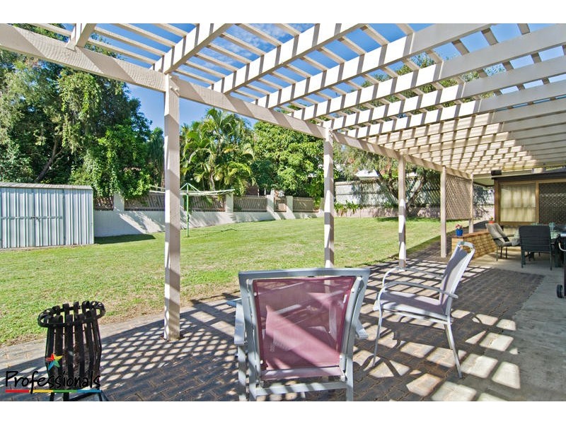 15 Parton Street, Stafford Heights QLD 4053