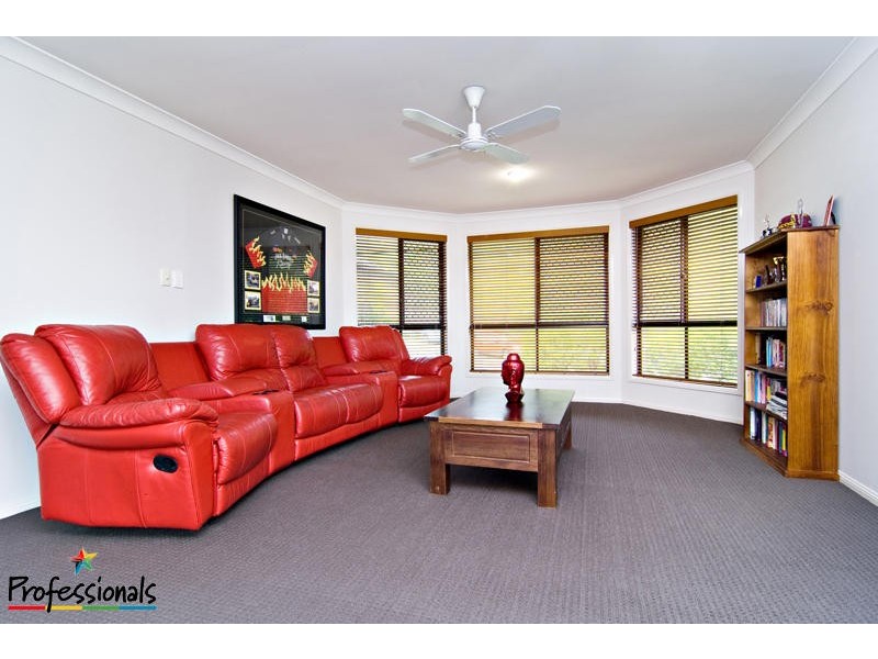 6 De Vito Place, Mcdowall QLD 4053