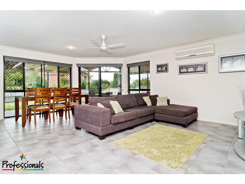 6 De Vito Place, Mcdowall QLD 4053