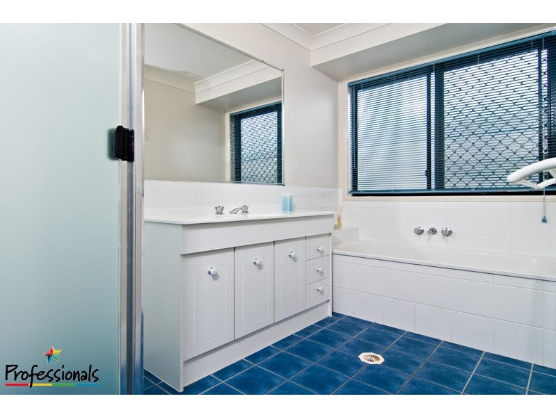 6 De Vito Place, Mcdowall QLD 4053