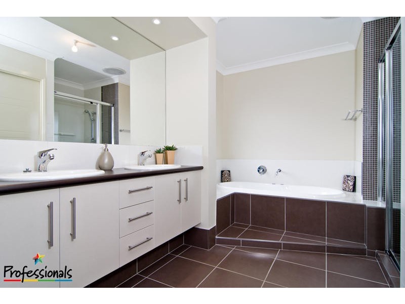 3 Sophora Court, Albany Creek QLD 4035