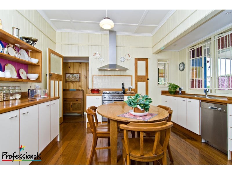 31 Clifford Street, Stafford QLD 4053