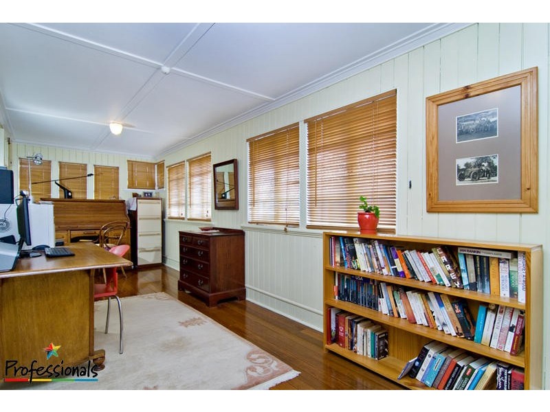 31 Clifford Street, Stafford QLD 4053