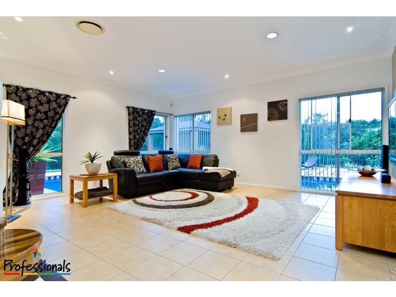 32 Bunya Lake Court, Bunya QLD 4055
