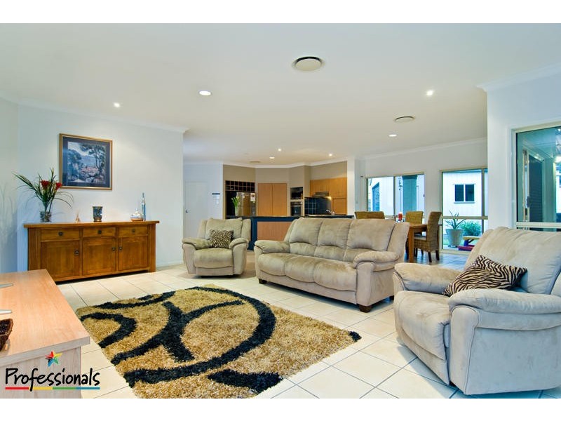 32 Bunya Lake Court, Bunya QLD 4055