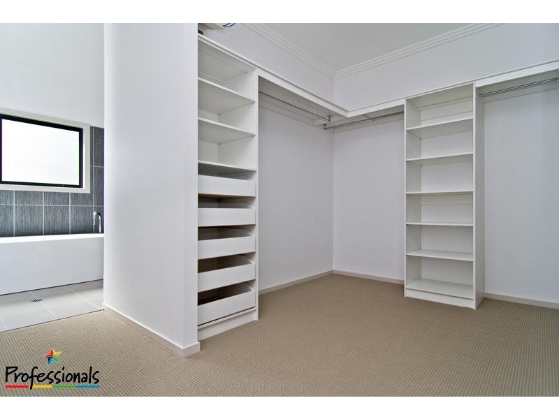 10A Amott Street, Stafford Heights QLD 4053