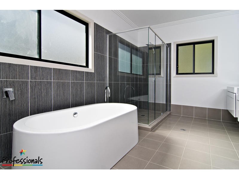 10A Amott Street, Stafford Heights QLD 4053