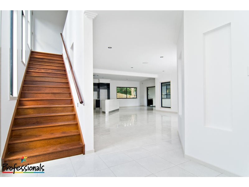 10A Amott Street, Stafford Heights QLD 4053