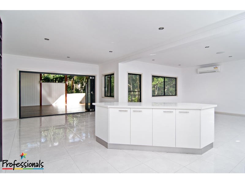 10A Amott Street, Stafford Heights QLD 4053