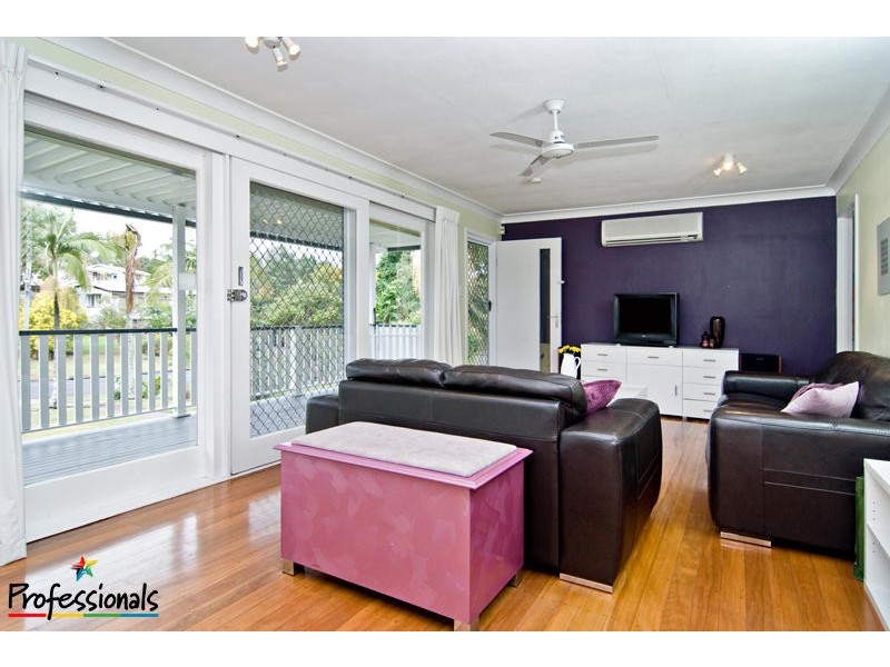 78 Falkirk Street, Stafford Heights QLD 4053