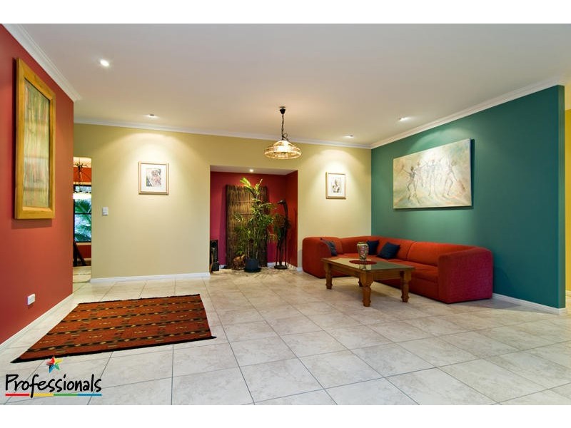 8 Koala Court, Bunya QLD 4055