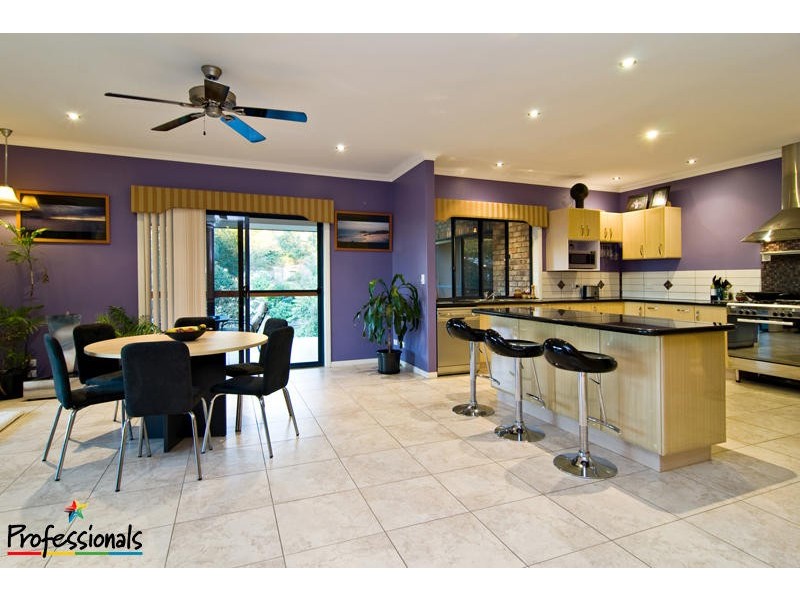 8 Koala Court, Bunya QLD 4055