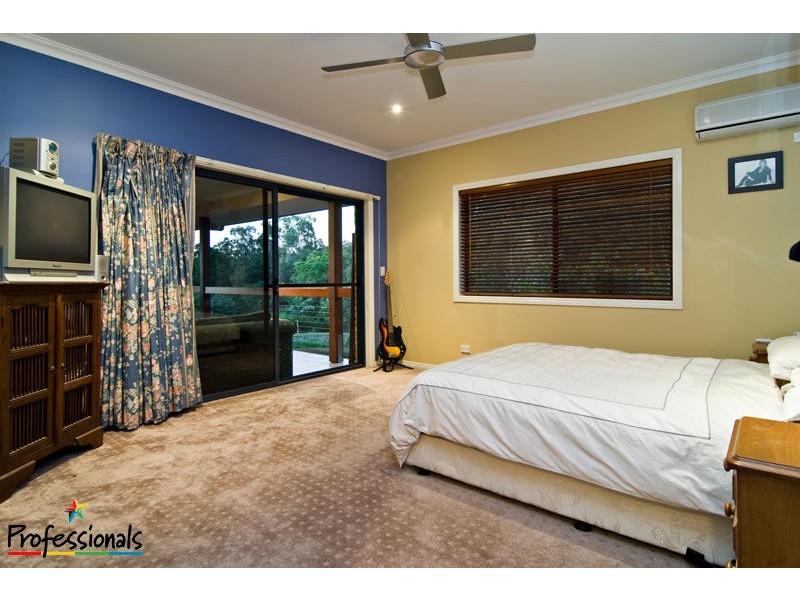 8 Koala Court, Bunya QLD 4055