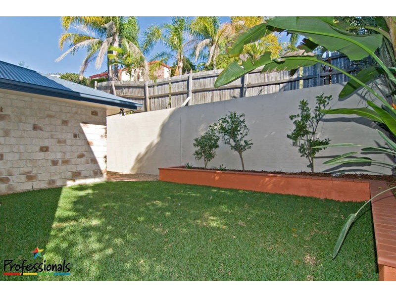 4 Alan Court, Arana Hills QLD 4054