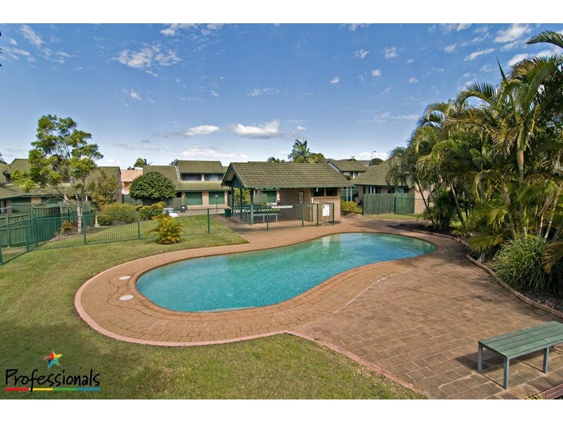 2/25 Felstead Street, Everton Park QLD 4053
