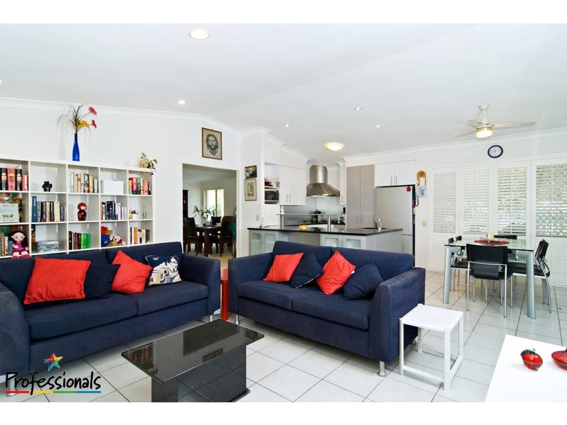 16 Holloway Drive, Everton Park QLD 4053