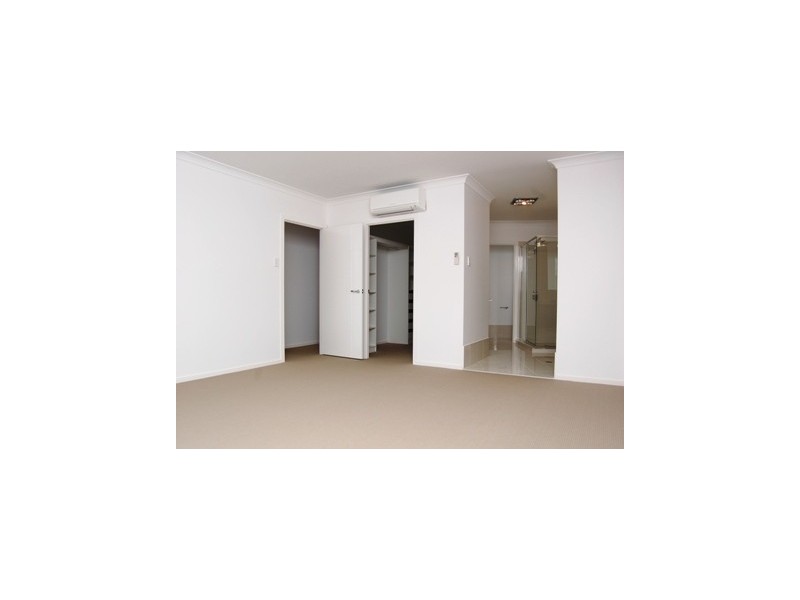 10 Amott Street, Stafford Heights QLD 4053