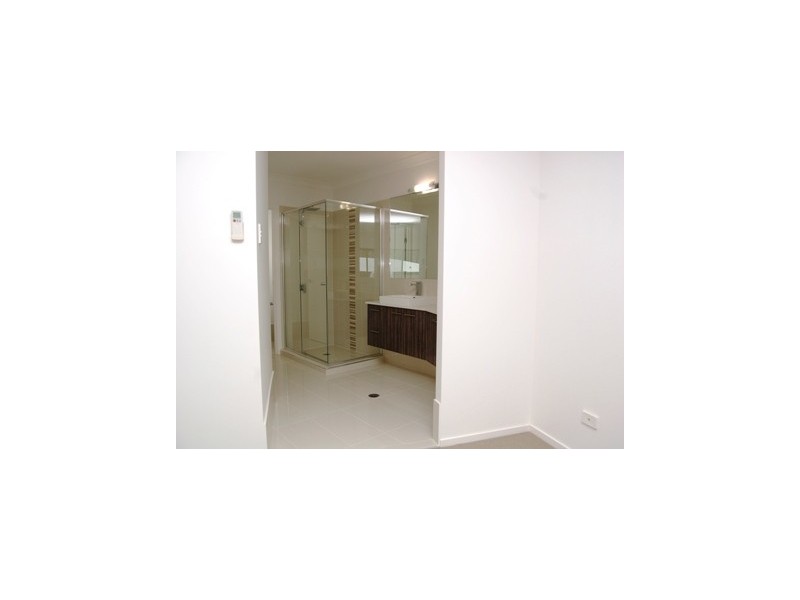 10 Amott Street, Stafford Heights QLD 4053