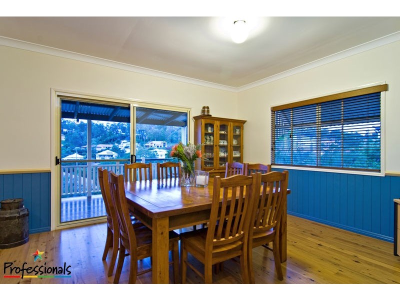 5 Bluewood Court, Ferny Hills QLD 4055