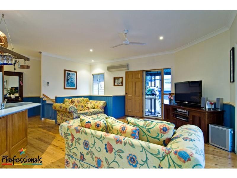 5 Bluewood Court, Ferny Hills QLD 4055