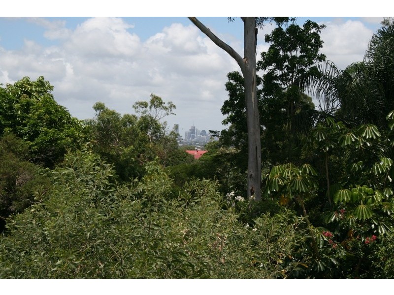 18 Russell Street, Everton Park QLD 4053