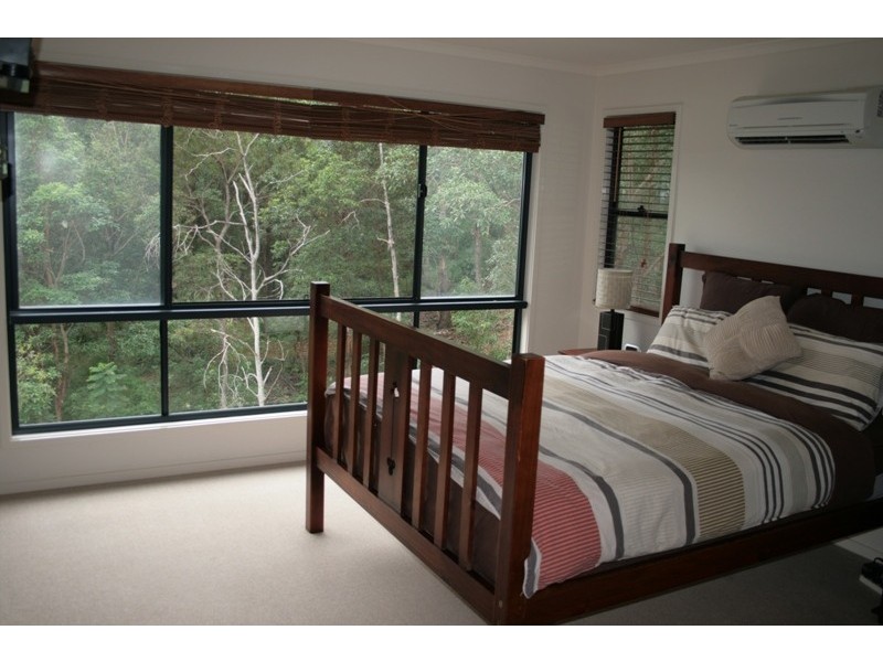 8 Torwood Court, Ferny Hills QLD 4055