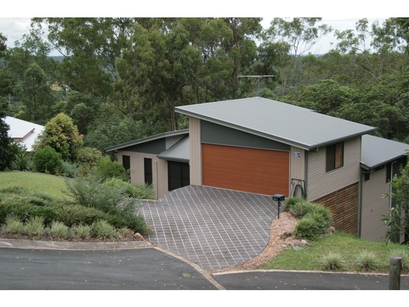 8 Torwood Court, Ferny Hills QLD 4055