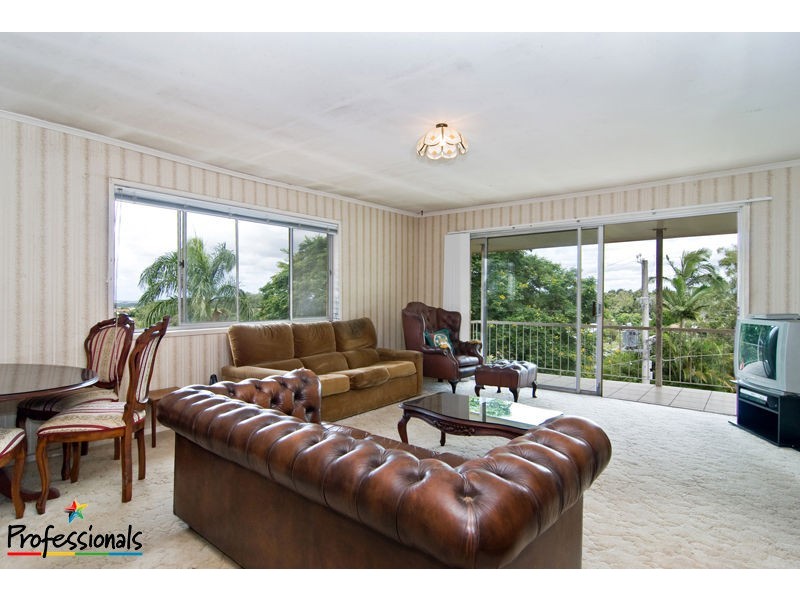 5 Belfort Street, Stafford Heights QLD 4053