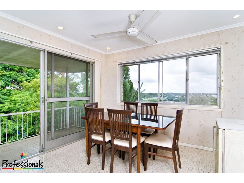 5 Belfort Street, Stafford Heights QLD 4053