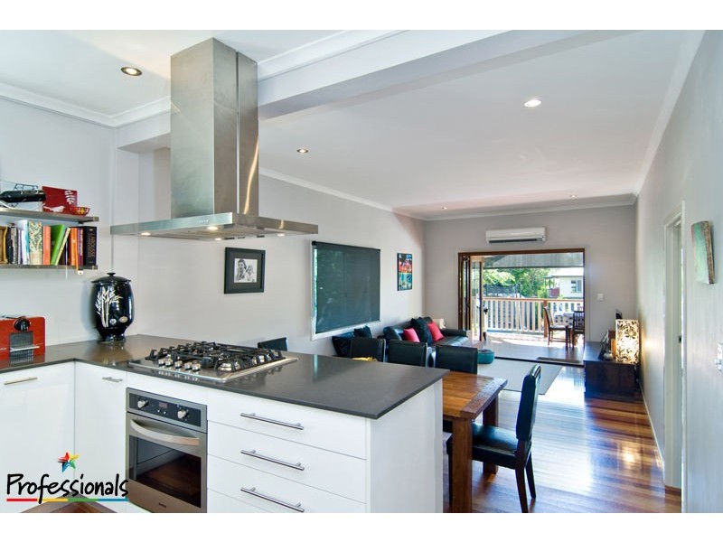 15 Gralton Street, Keperra QLD 4054