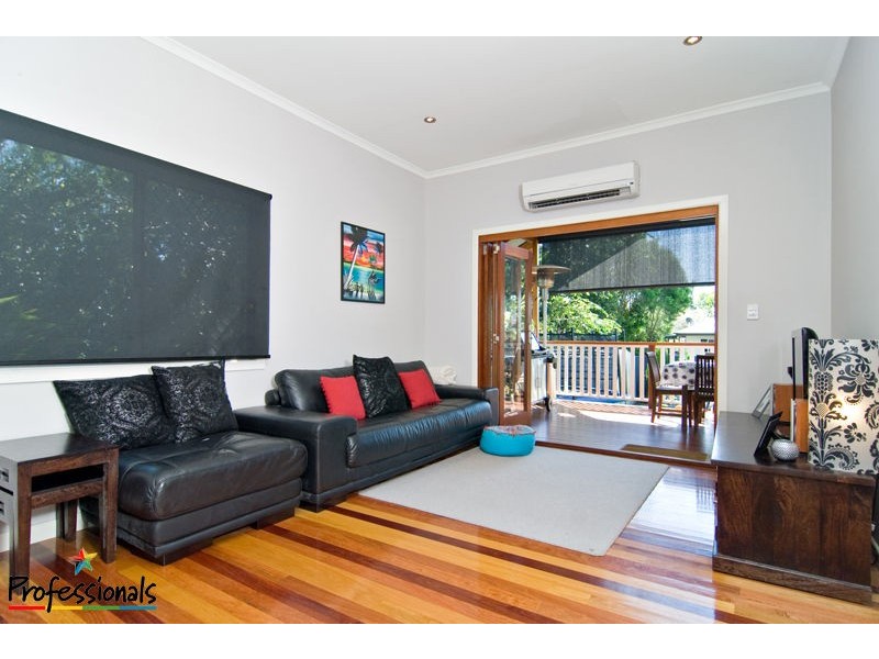 15 Gralton Street, Keperra QLD 4054