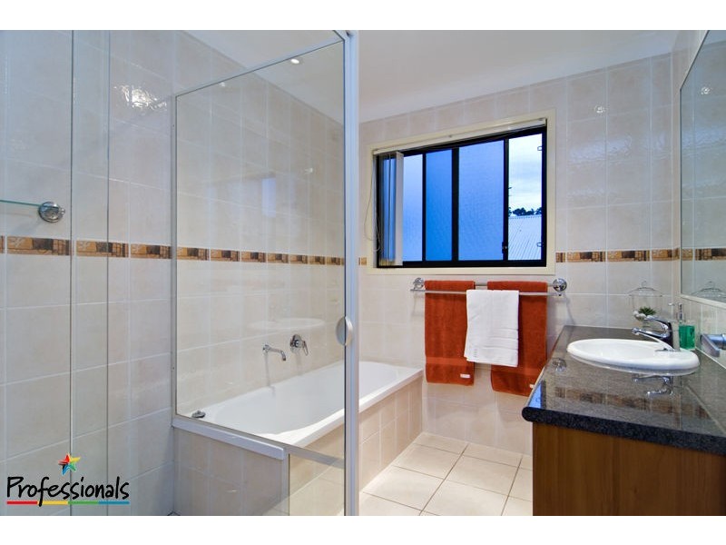 2 Amorosa Court Eatons Rise Estate, Eatons Hill QLD 4037