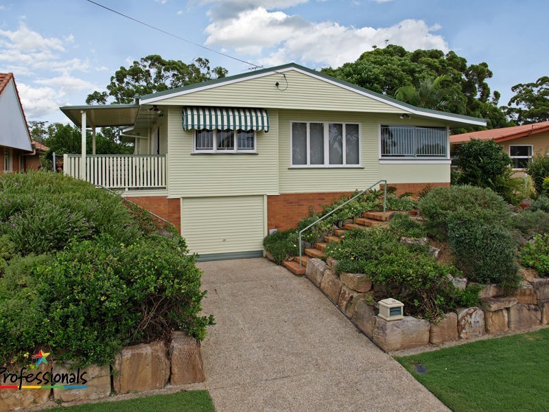 32 Pangeza Street, Stafford Heights QLD 4053