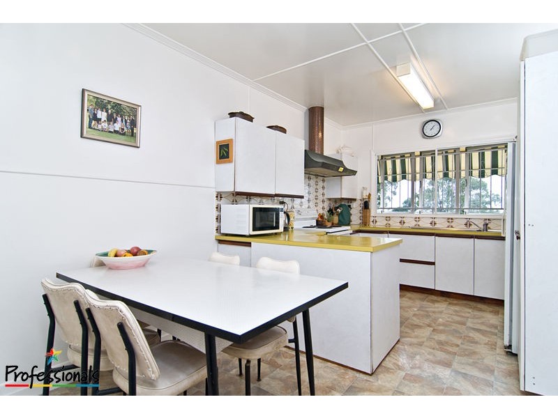 32 Pangeza Street, Stafford Heights QLD 4053