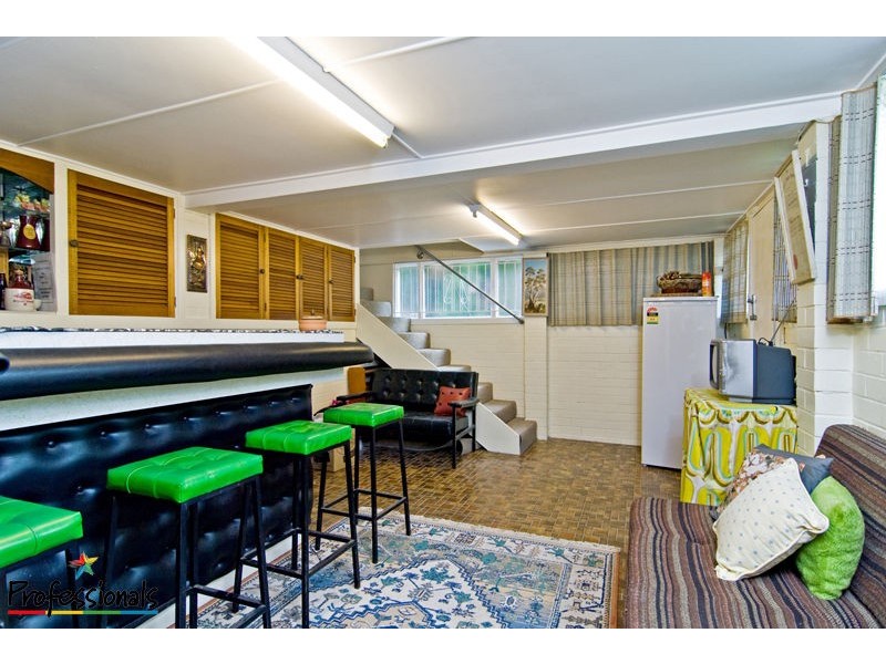 32 Pangeza Street, Stafford Heights QLD 4053