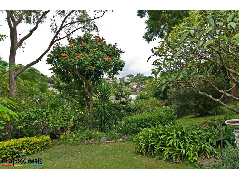 32 Pangeza Street, Stafford Heights QLD 4053