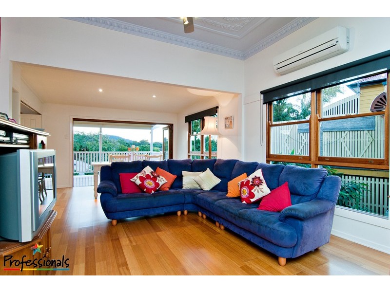 14 Lindsay Street, Ashgrove QLD 4060