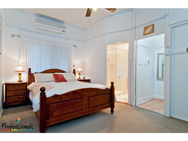 14 Lindsay Street, Ashgrove QLD 4060