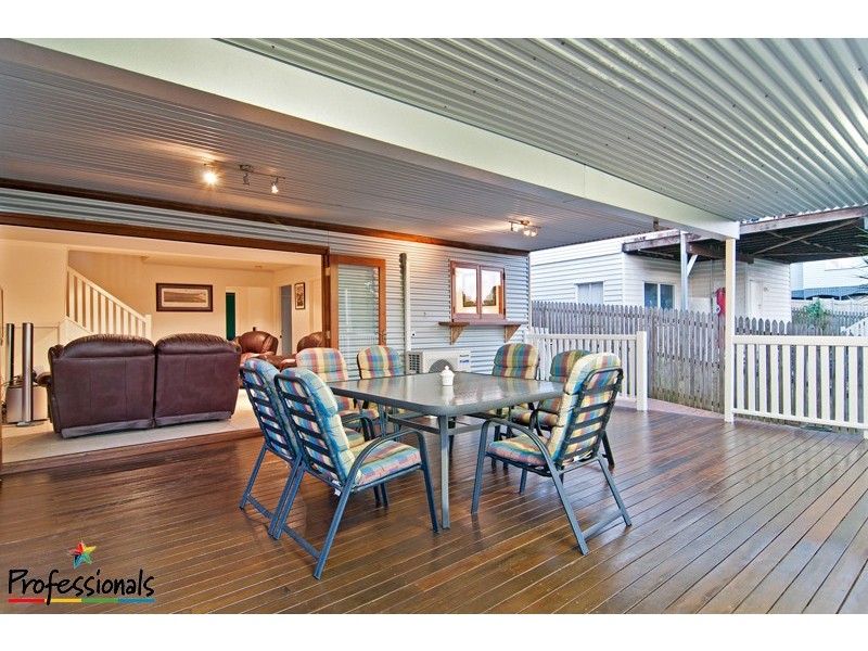 14 Lindsay Street, Ashgrove QLD 4060