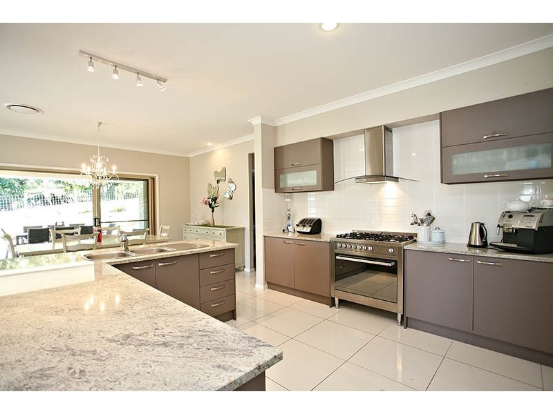 6 Clapham Court, Bunya QLD 4055