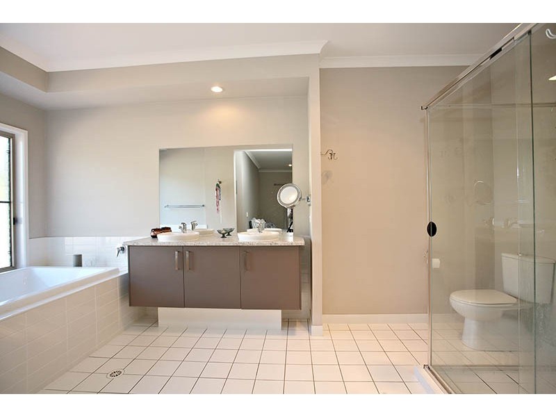 6 Clapham Court, Bunya QLD 4055