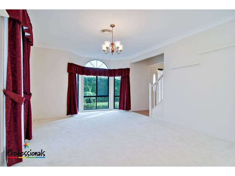 9 Coolgardie Court, Arana Hills QLD 4054