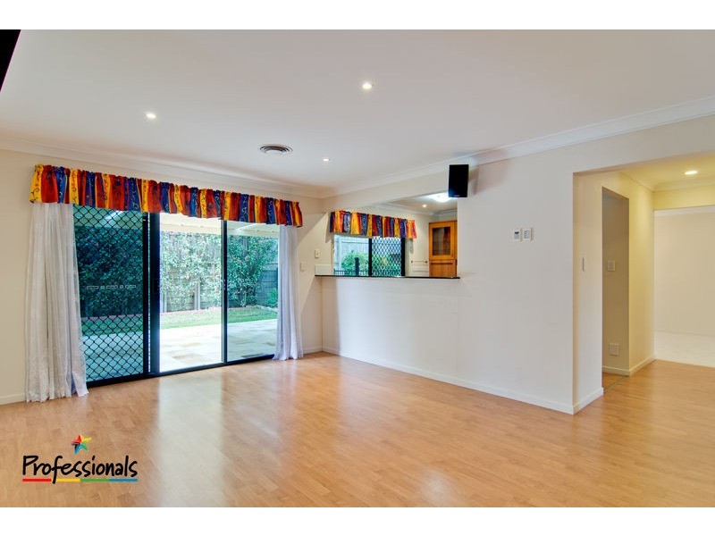 9 Coolgardie Court, Arana Hills QLD 4054