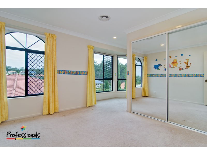 9 Coolgardie Court, Arana Hills QLD 4054